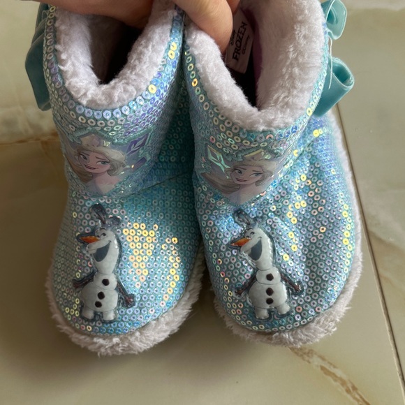 2T clothes bundle - Picture 14 of 15